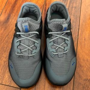 Pumas sneaker-open box- no box